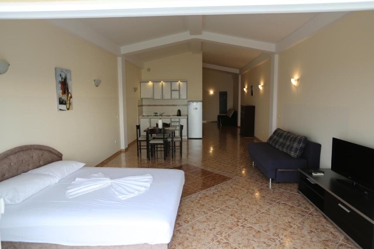 Kapriz Apartments Utjeha Ngoại thất bức ảnh