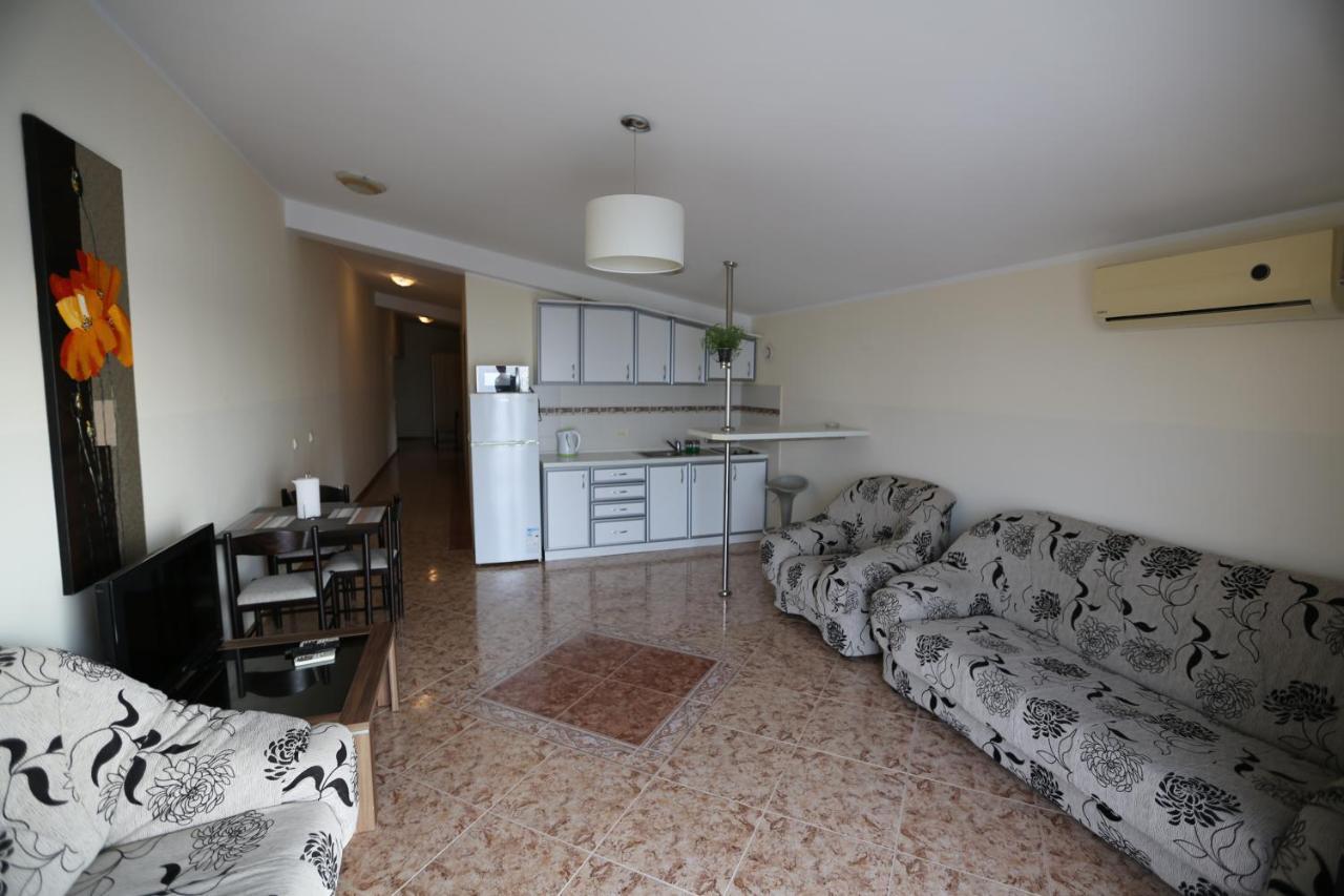 Kapriz Apartments Utjeha Ngoại thất bức ảnh