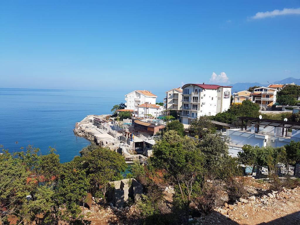 Kapriz Apartments Utjeha Ngoại thất bức ảnh
